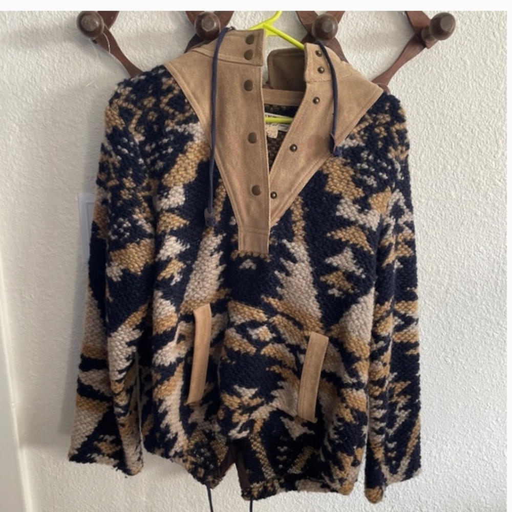Fleece - Picture 4 of 4